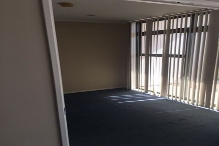 Photo of property in 7/372 Rosedale Road, Rosedale, Auckland, 0632