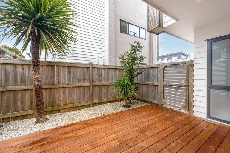 Photo of property in 844c East Coast Road, Oteha, Auckland, 0630