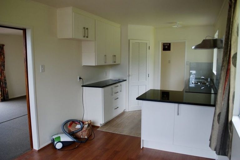 Photo of property in 25 Lambrown Drive, Totara Vale, Auckland, 0629