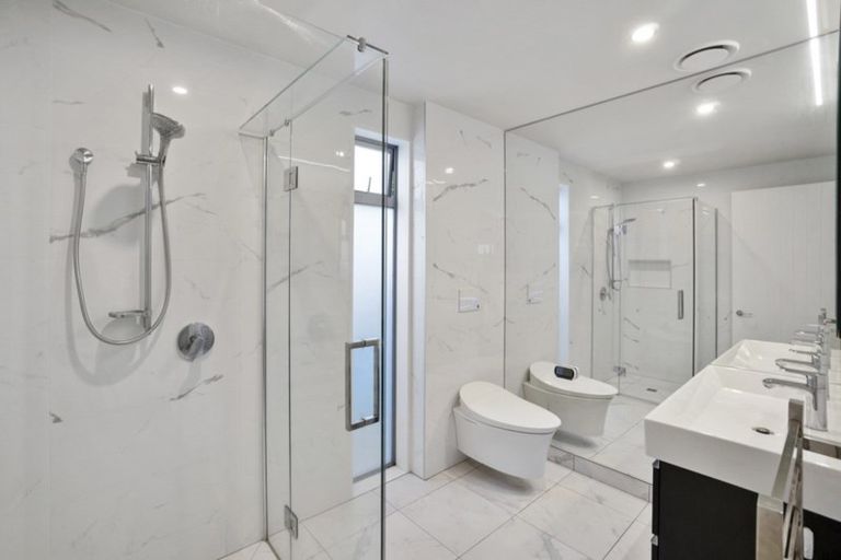 Photo of property in 27 Clare Road, St Albans, Christchurch, 8014