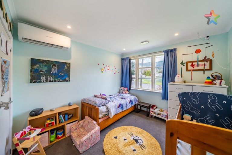Photo of property in 2 Strand Crescent, Naenae, Lower Hutt, 5011