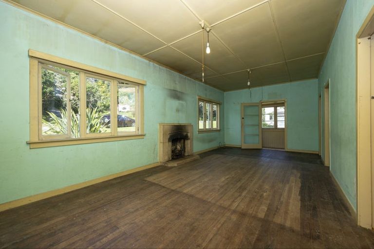 Photo of property in 118 Garden Road, Piha, New Lynn, 0772