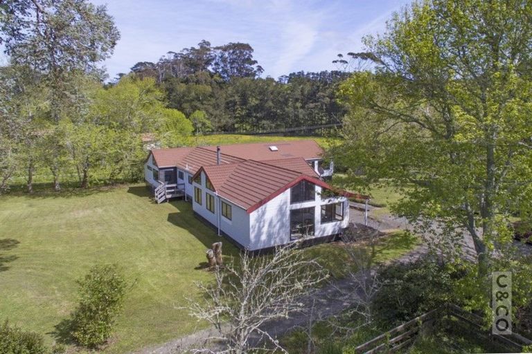 Photo of property in 10 Taha Road, Waimauku, 0881