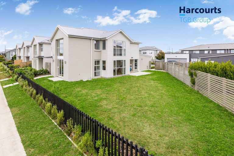 Photo of property in 18 Aeronautic Road, Takanini, 2112