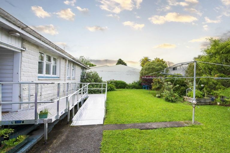 Photo of property in 28 Macarthur Street, Levin, 5510