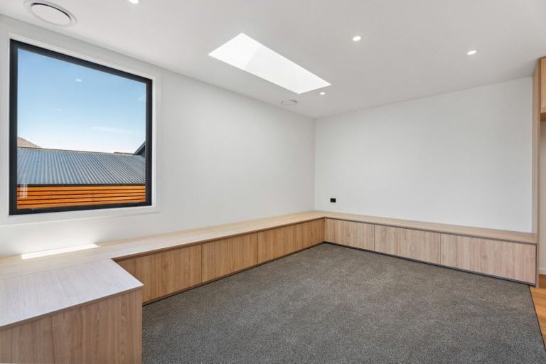 Photo of property in 21 Fenton Avenue, Wanaka, 9305