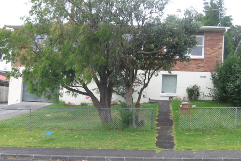 Photo of property in 1/10 Wykeham Place, Glenfield, Auckland, 0629