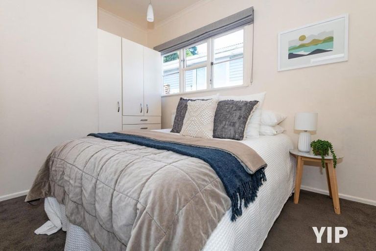 Photo of property in 19 Black Rock Road, Newlands, Wellington, 6037