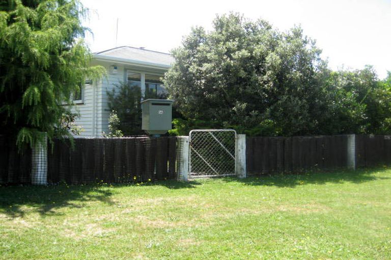 Photo of property in 1 Bute Place, Aramoho, Whanganui, 4500