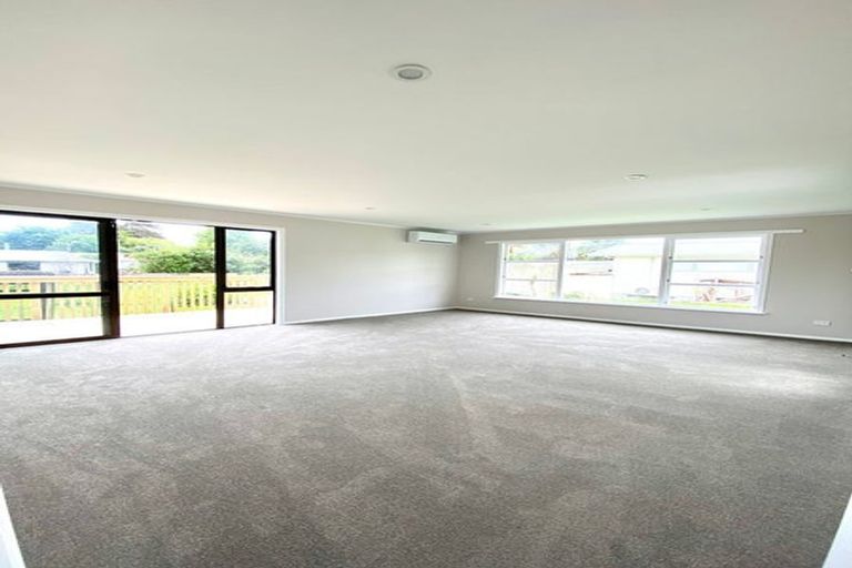 Photo of property in 11 Awatea Avenue, Paraparaumu, 5032