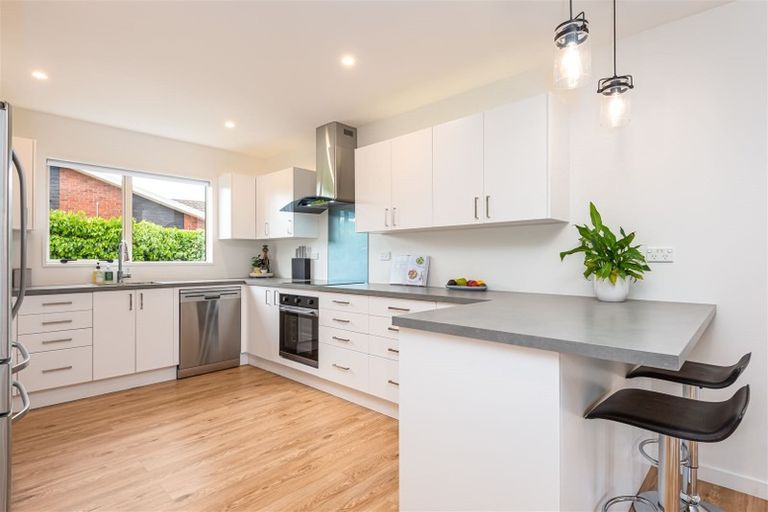 Photo of property in 36 Mauger Drive, Heathcote Valley, Christchurch, 8022