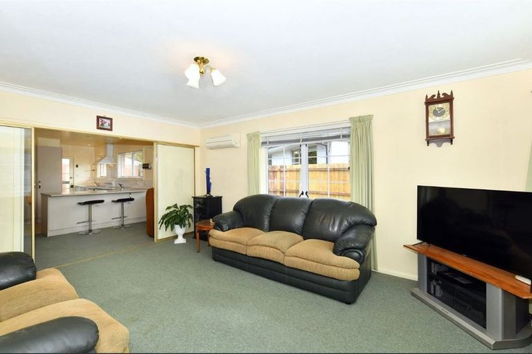 Photo of property in 1/9 Lombard Place, Avonhead, Christchurch, 8042