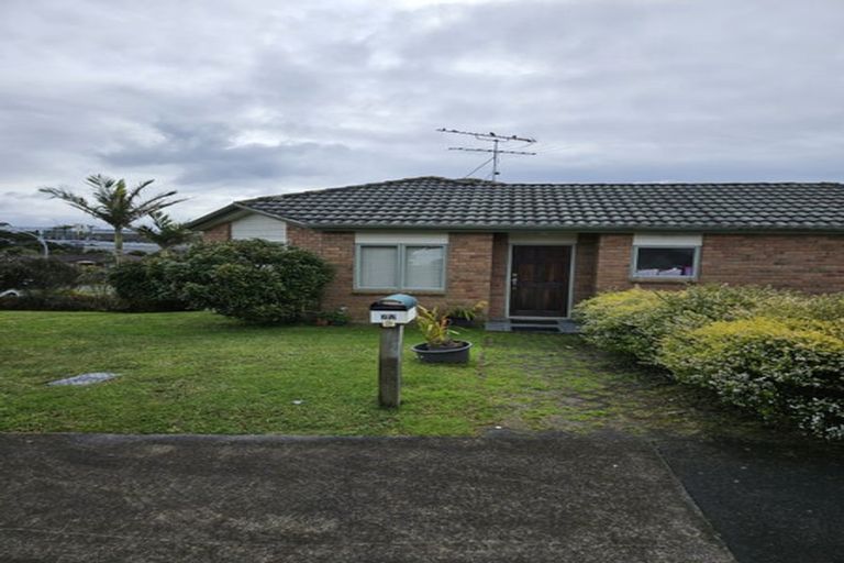 Photo of property in 6 Black Teal Close, Unsworth Heights, Auckland, 0632
