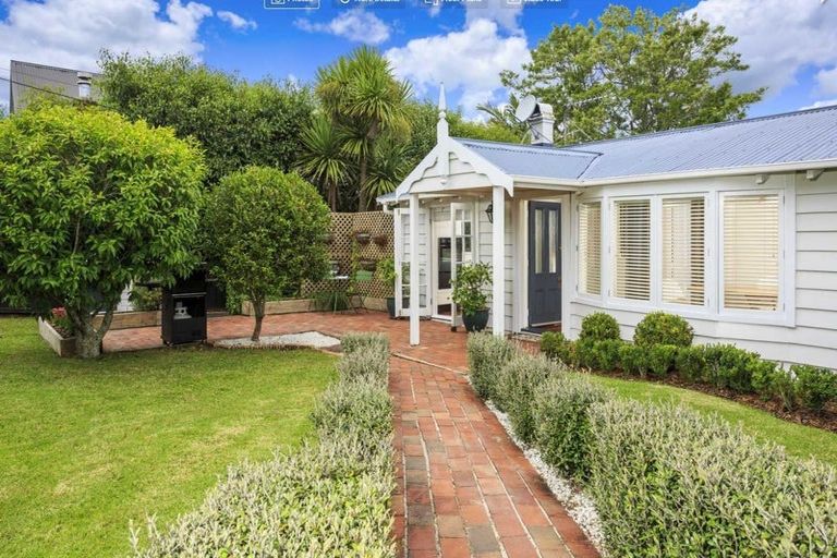 Photo of property in 10 David Street, Bayswater, Auckland, 0622