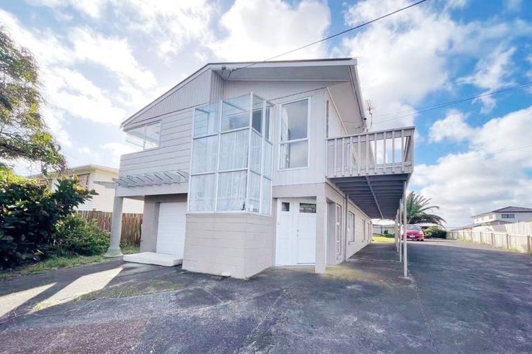 Photo of property in 108a Royal Road, Massey, Auckland, 0614