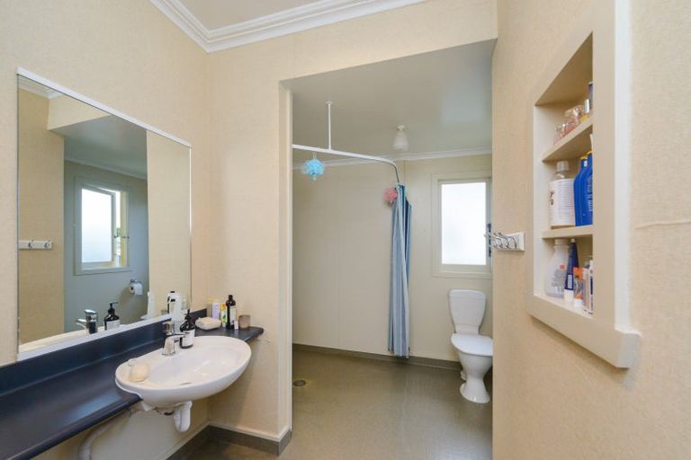 Photo of property in 18 Mahoe Avenue, Takaro, Palmerston North, 4410