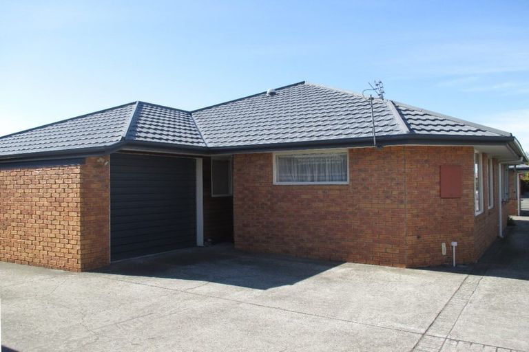 Photo of property in 17d Division Street, Riccarton, Christchurch, 8041