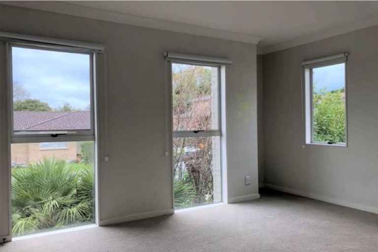 Photo of property in 23 Gibbston Crescent, Flat Bush, Auckland, 2016