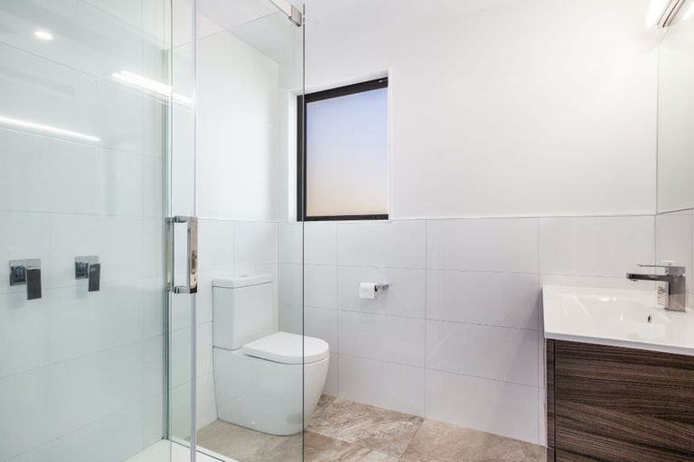 Photo of property in 14 The Fjord, Aotea, Porirua, 5024