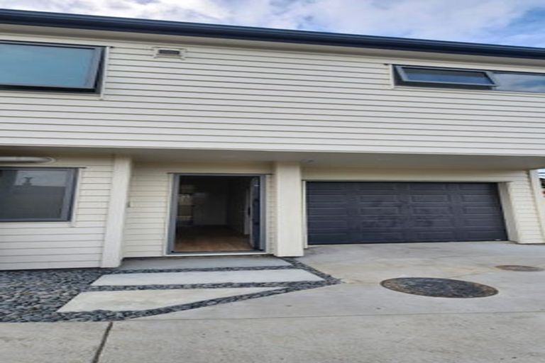 Photo of property in 39 Cascades Road, Pakuranga Heights, Auckland, 2010