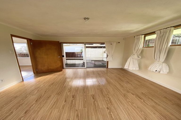 Photo of property in 21 Sequoia Place, Sunnynook, Auckland, 0620