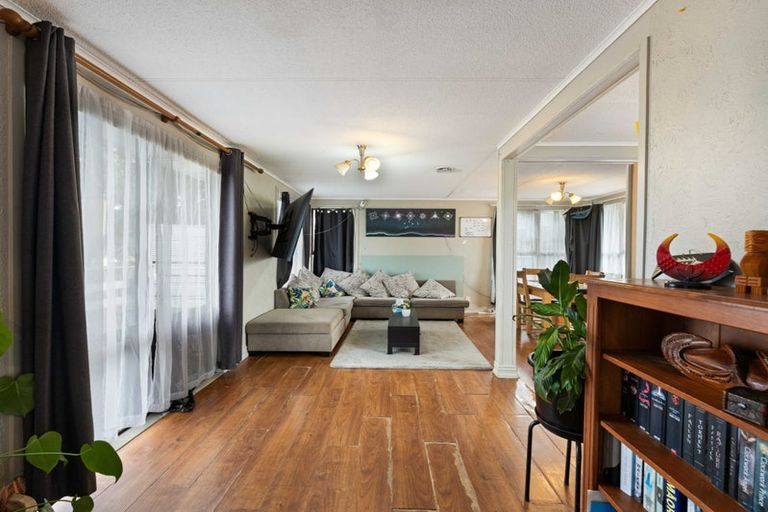 Photo of property in 39 Blake Road, Mangere East, Auckland, 2024