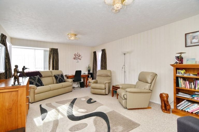 Photo of property in 2/11 Ludecke Place, Sockburn, Christchurch, 8042