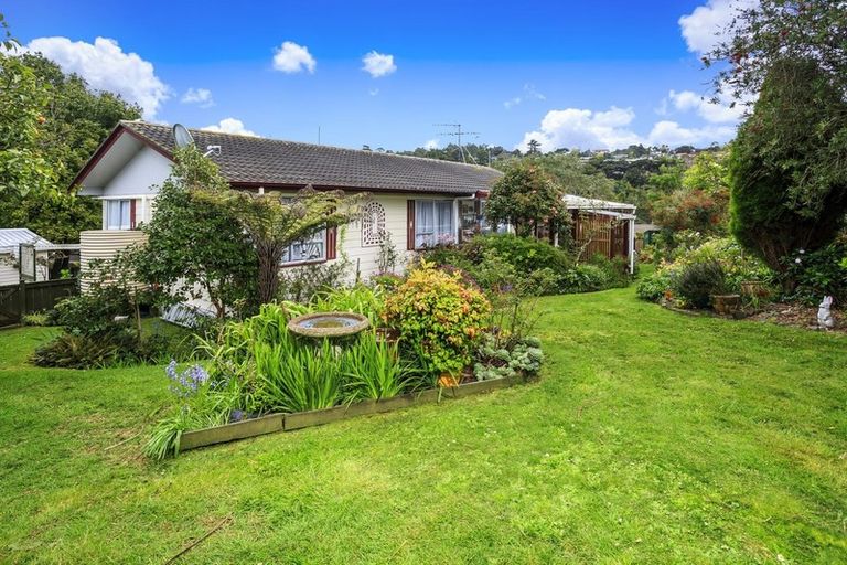 Photo of property in 8 Embassy Place, Glenfield, Auckland, 0629