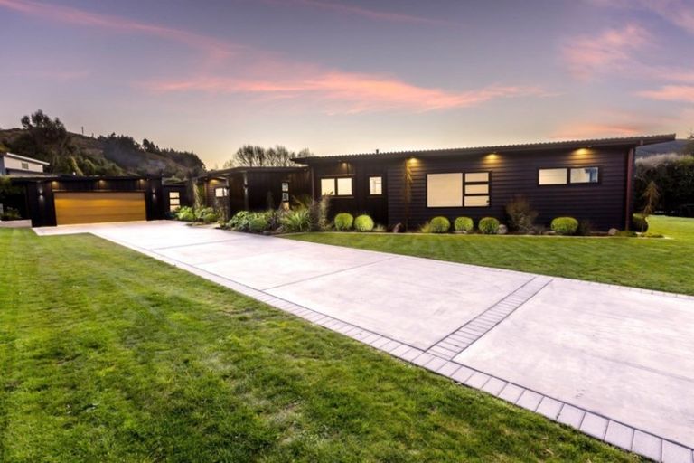 Photo of property in 46a Emerald Hill Drive, Birchville, Upper Hutt, 5018