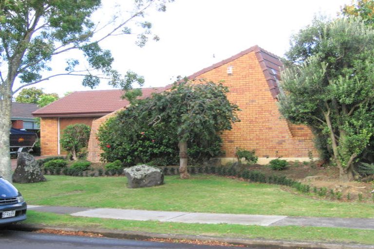 Photo of property in 20 Raddock Place, Farm Cove, Auckland, 2012