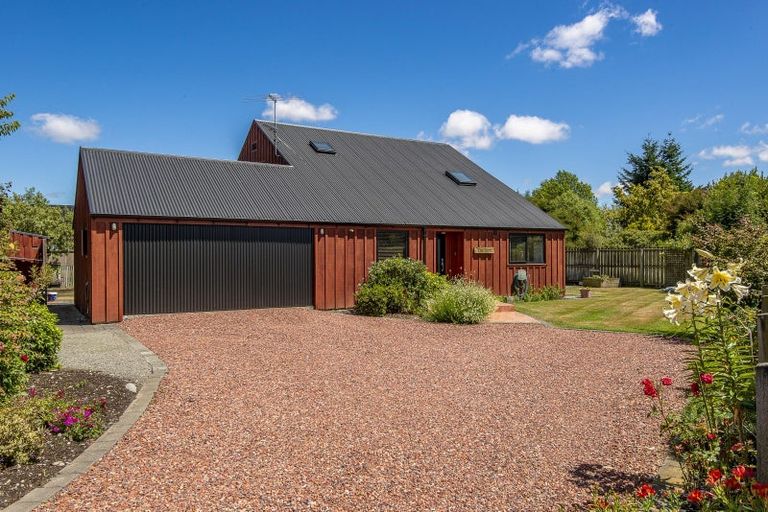 Photo of property in 16 Devon Crescent, Darfield, 7510