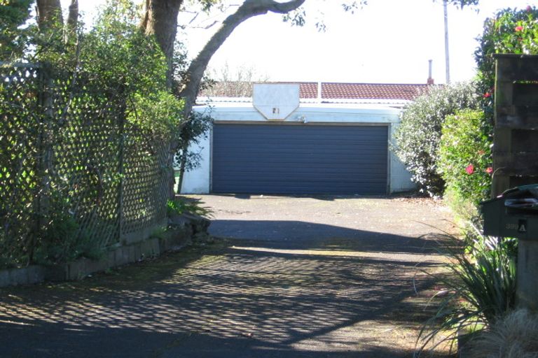Photo of property in 2/399 East Coast Road, Mairangi Bay, Auckland, 0630