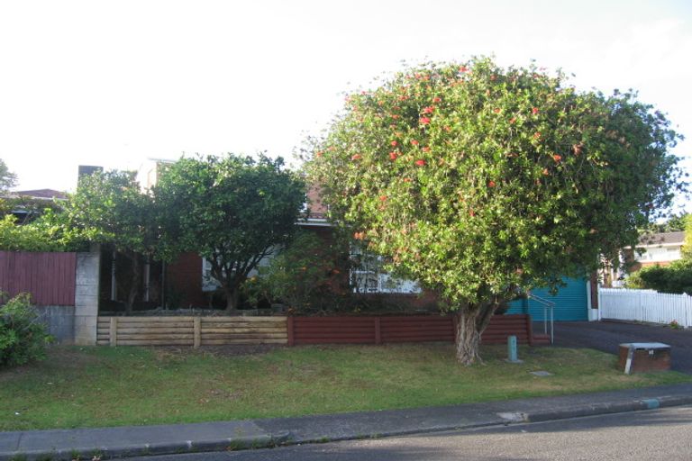 Photo of property in 80 Bruce Road, Glenfield, Auckland, 0629