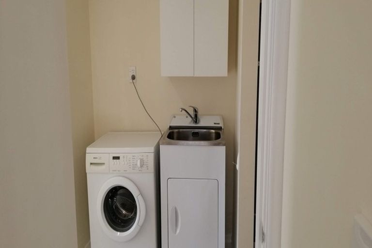 Photo of property in 35 Boundary Road, Kelburn, Wellington, 6012