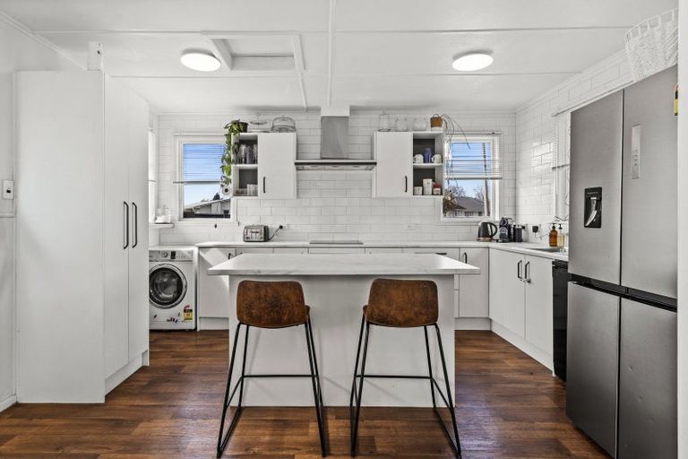 Photo of property in 12 Fleming Crescent, Maraenui, Napier, 4110