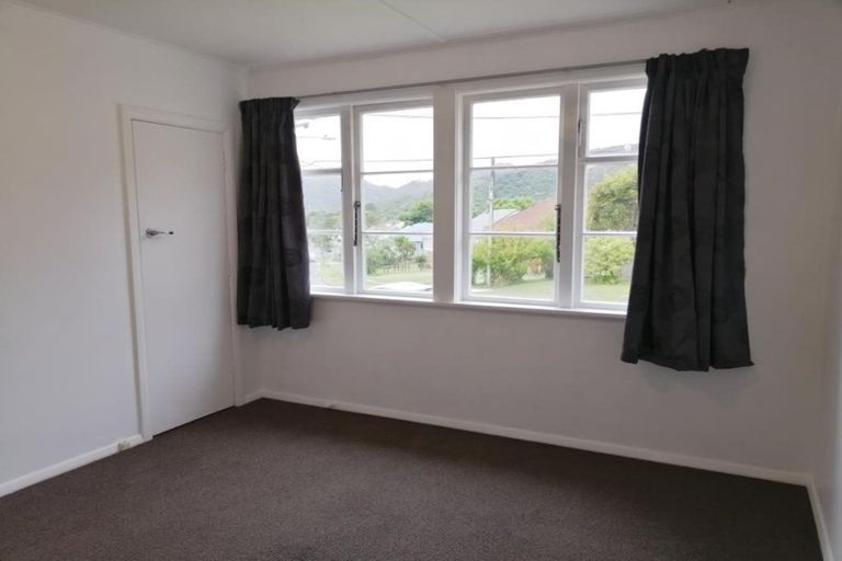 Photo of property in 30 Toomath Street, Naenae, Lower Hutt, 5011