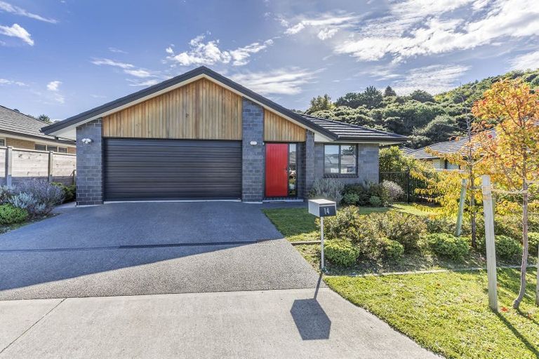 Photo of property in 14 Mooring Close, Whitby, Porirua, 5024