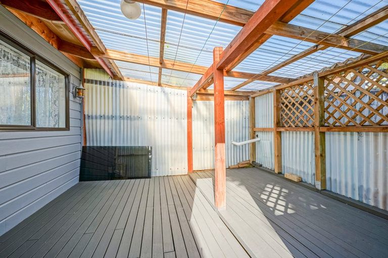 Photo of property in 26 Rhinevale Close, Henderson, Auckland, 0612