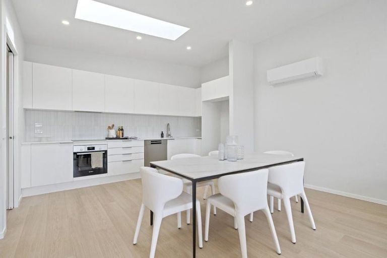 Photo of property in 115 Tiketike Way, Brooklyn, Wellington, 6021