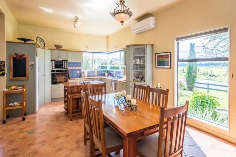 Photo of property in 131 Swamp Road, Te Horo, Otaki, 5581