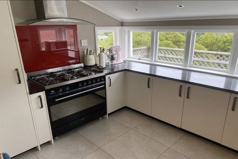 Photo of property in 14 Trelissick Crescent, Ngaio, Wellington, 6035