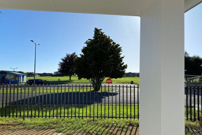 Photo of property in 2 Hauhake Lane, Omokoroa, 3114