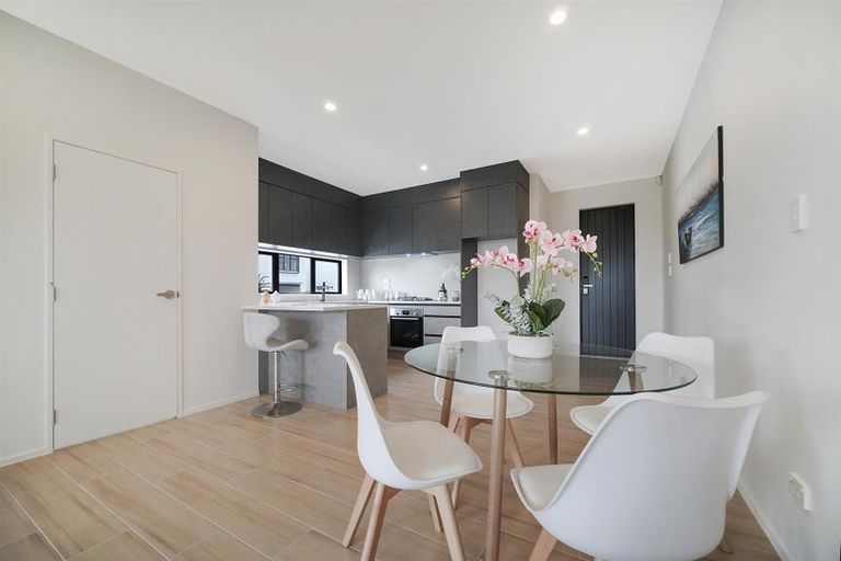 Photo of property in 62 Whare Kauri Road, Papakura, 2110