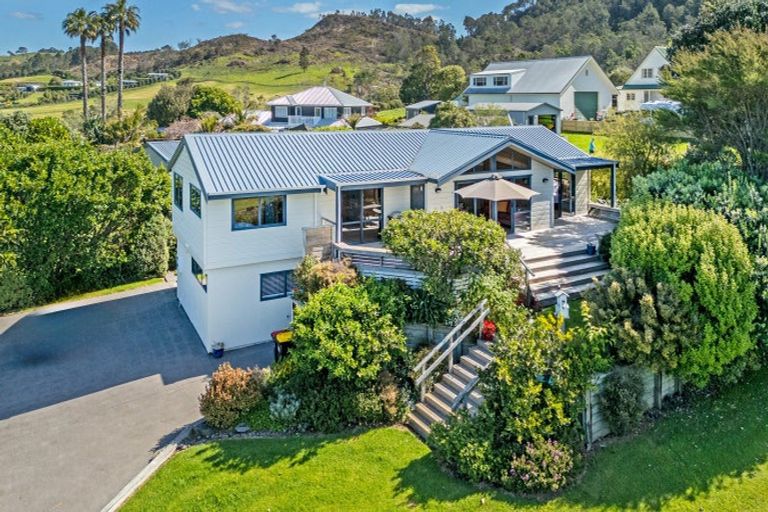 Photo of property in 2 Emmerdale Drive, Hahei, Whitianga, 3591