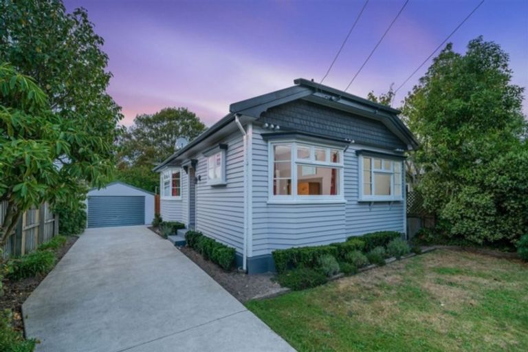 Photo of property in 15 Aorangi Road, Bryndwr, Christchurch, 8053