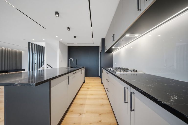 Photo of property in 2a Rangitoto Terrace, Milford, Auckland, 0620