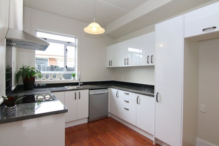 Photo of property in 21 Wrights Road, Addington, Christchurch, 8024