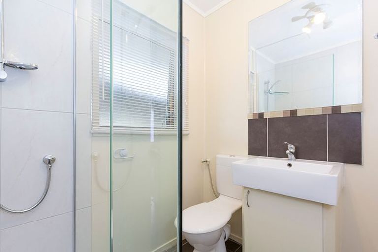 Photo of property in 1/4 Panorama Road, Mount Wellington, Auckland, 1060