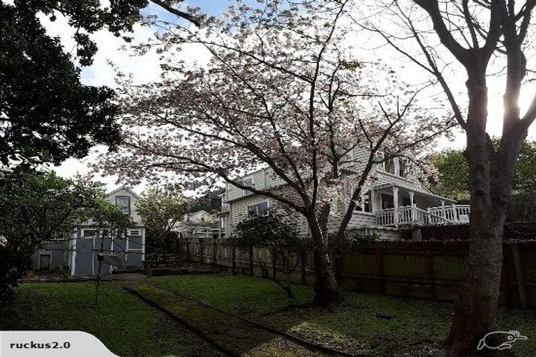 Photo of property in 6 Newman Terrace, Thorndon, Wellington, 6011