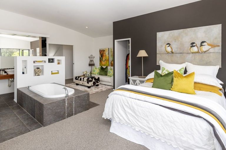 Photo of property in 9 Ramoana Mews, Shelly Park, Auckland, 2014